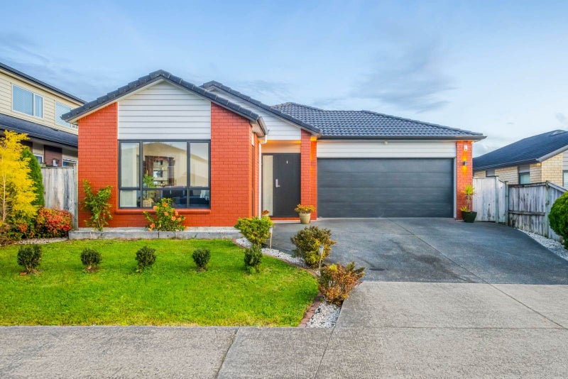 31 Clady Drive, Flat Bush, Auckland - Carousel 1