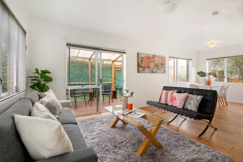 2/21 Donegal Street, Avondale, Auckland - Carousel 2