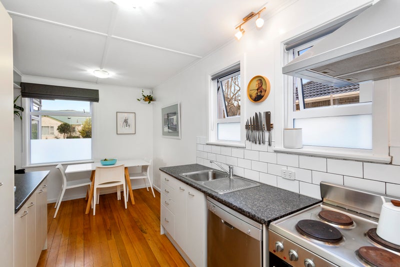 92 Waddington Drive, Naenae, Lower Hutt - Carousel 2