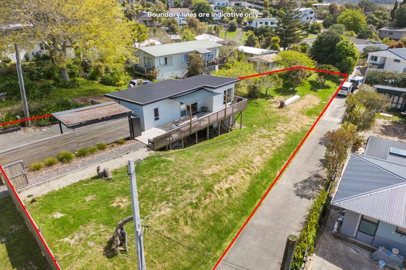 18 Pohutukawa Avenue, Red Beach, Red Beach - Carousel 2