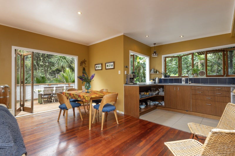 33 Glenesk Road, New Lynn - Carousel 2
