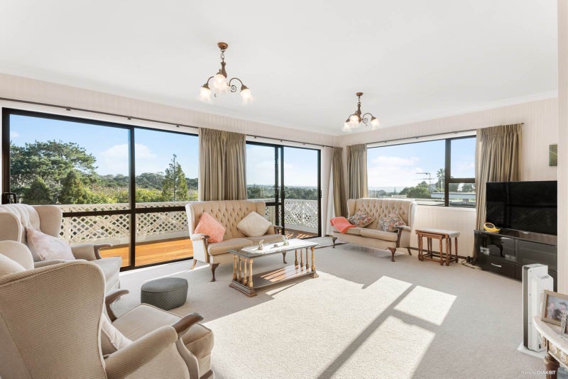 1/42 Aberdeen Road, Campbells Bay, Auckland - Carousel 2