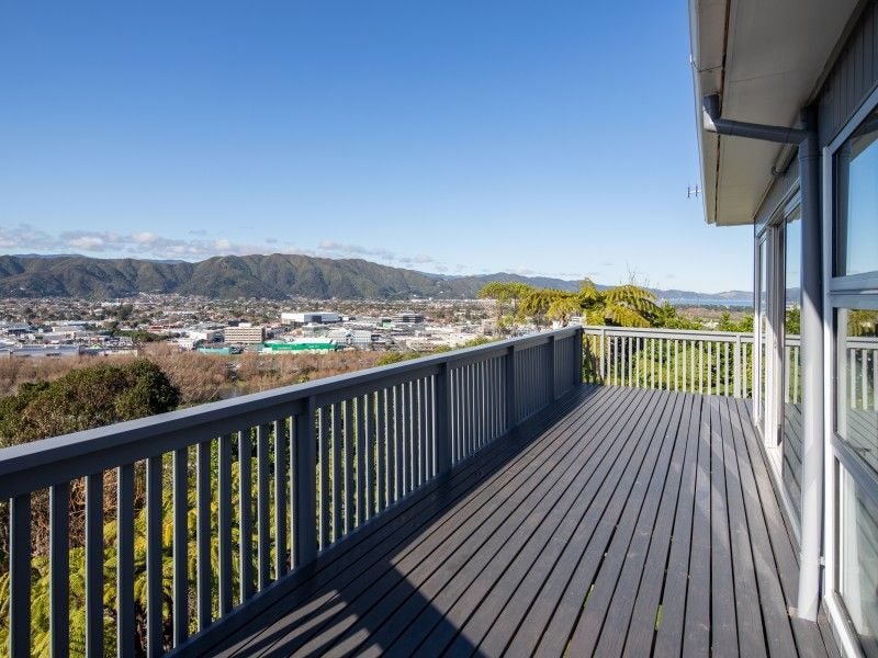 12B City View Grove, Harbour View, Lower Hutt - Carousel 2