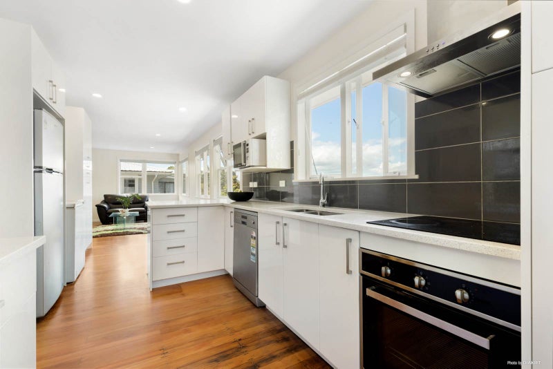 132 Methuen Road, New Windsor, Auckland - Carousel 2