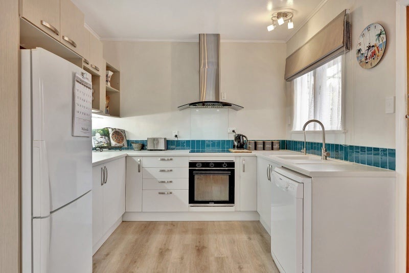 62 Galloway Street, Hamilton East, Hamilton - Carousel 1