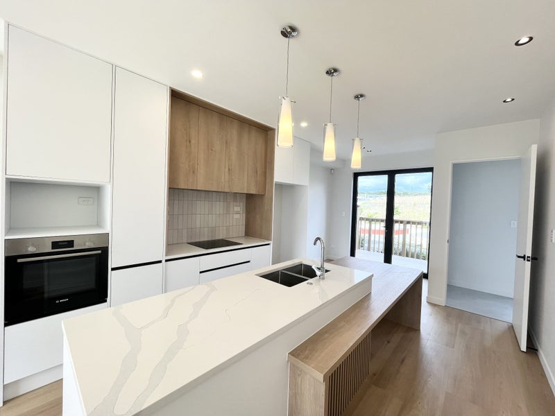 13 Heketara Way, Massey, Auckland - Carousel 2