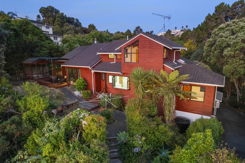 1 Wesley Bay Glade, Hillsborough, Auckland - Carousel 1