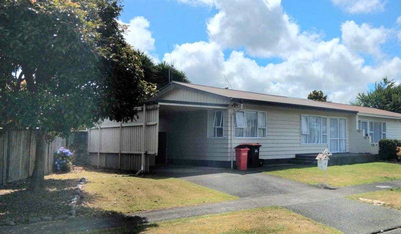 8 Edwards Place, Terrace End, Palmerston North - Carousel 1