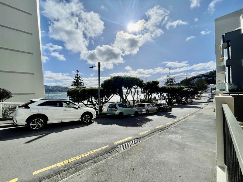 13/22 Oriental Terrace, Oriental Bay, Wellington - Carousel 2
