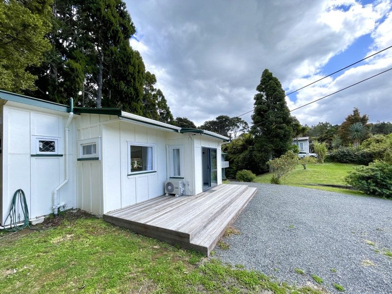 51 Minnehaha Avenue, Titirangi, Auckland - Carousel 1