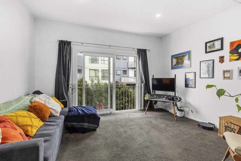 20/3 Kelvin Grove, Te Aro, Wellington - Carousel 2