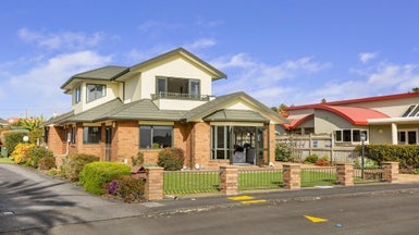 5 Saddle Row, Welbourn, New Plymouth - Carousel 1