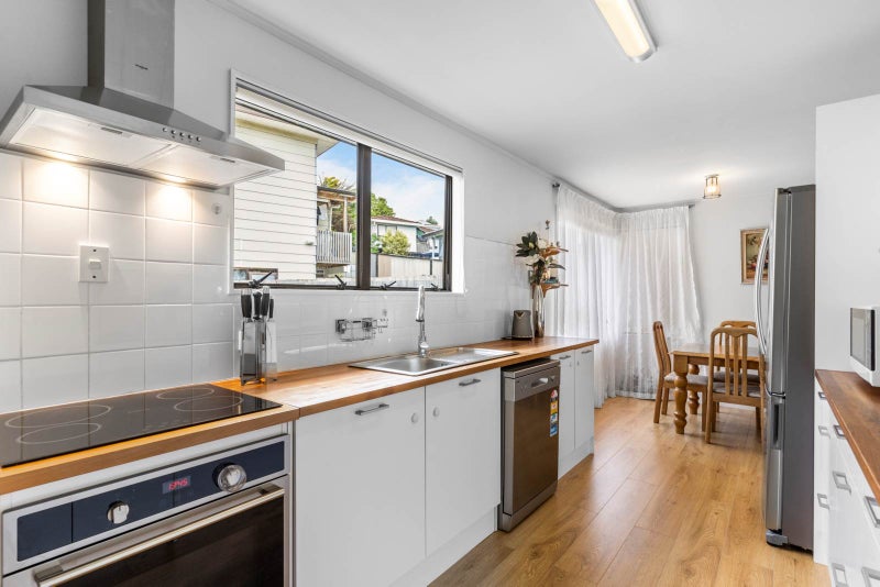 97 Keegan Drive, Massey, Auckland - Carousel 2