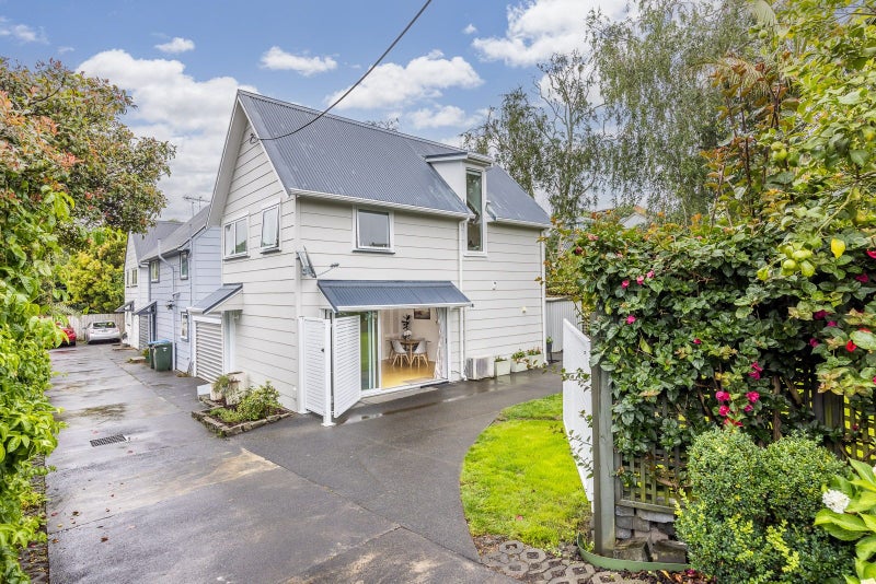 1/27 Lagoon Drive, Panmure, Auckland - Carousel 2