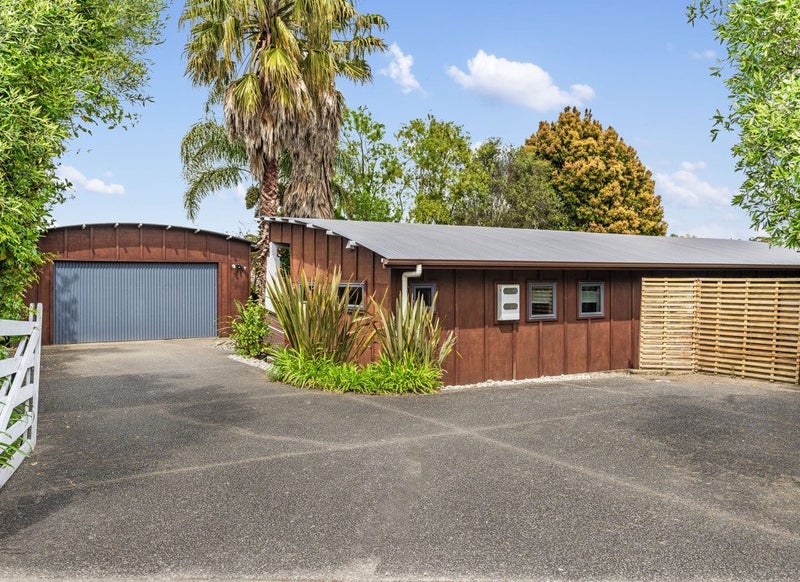 9 Ginders Drive, Massey, Auckland - Carousel 2