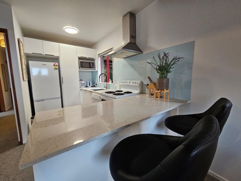 18 Hinau Road, Hataitai, Wellington - Carousel 2