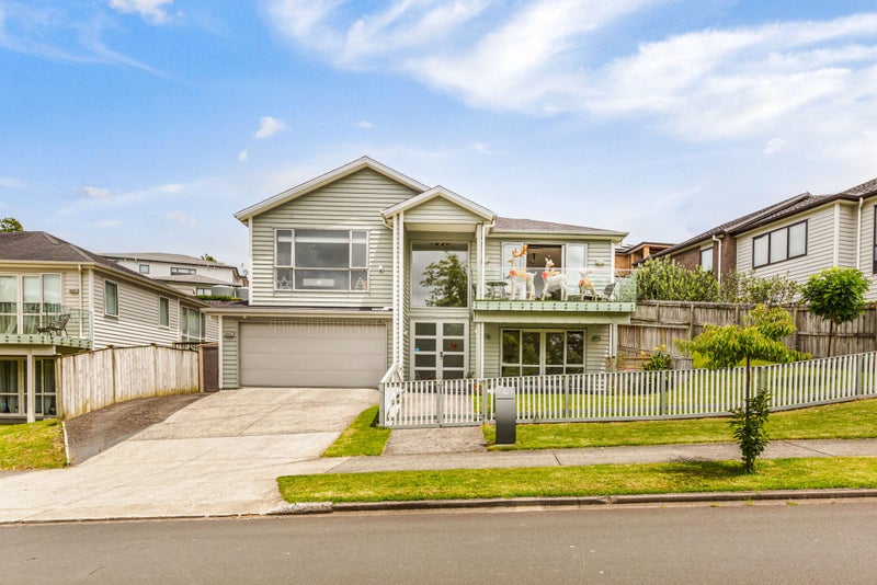 9 Korihi Drive, Swanson, Auckland - Carousel 1