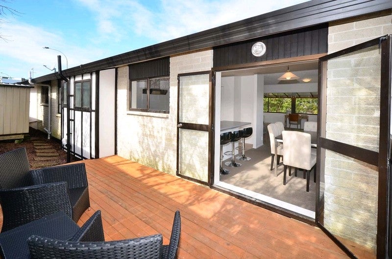 2/43 Watea Road, Torbay, Auckland - Carousel 1