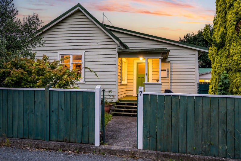 579C Fergusson Drive, Trentham, Upper Hutt - Carousel 1