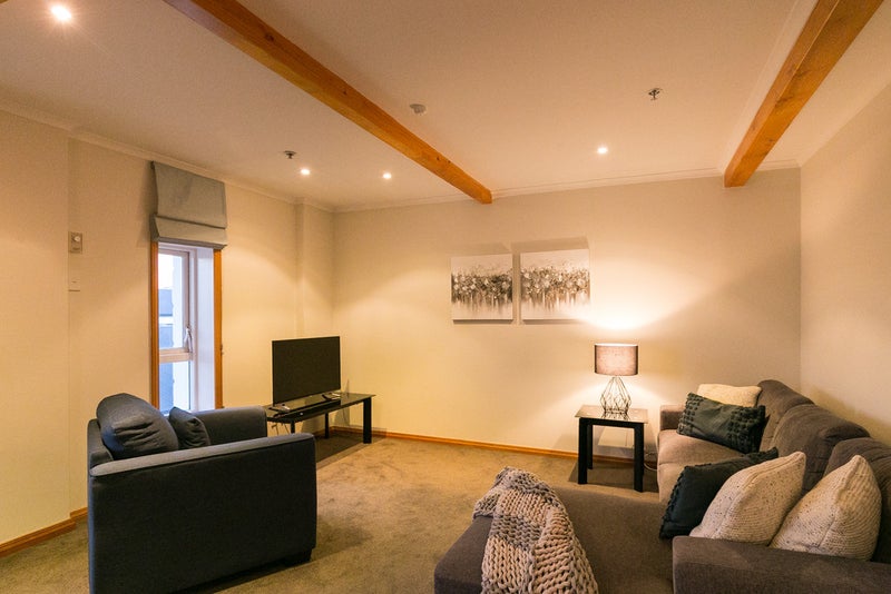 3.11/1 Queens Wharf, Wellington Central, Wellington - Carousel 2