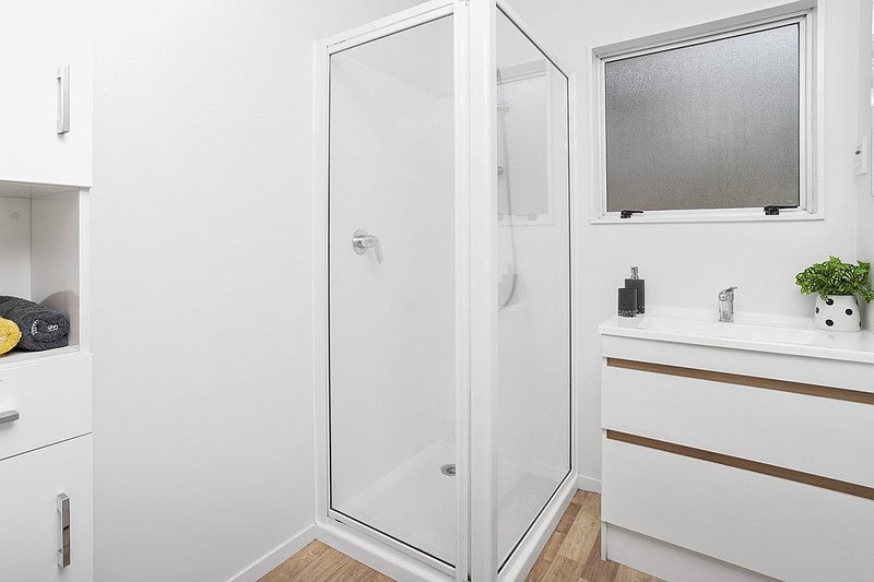 21 Lambrown Drive, Totara Vale, Auckland - Carousel 2