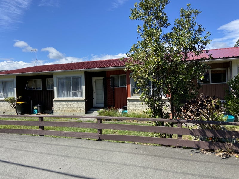 2/171 Queens Drive, Lyall Bay, Wellington - Carousel 1