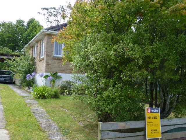 6 Te Wheoro Street, MEREMERE, MERCER - Carousel 1