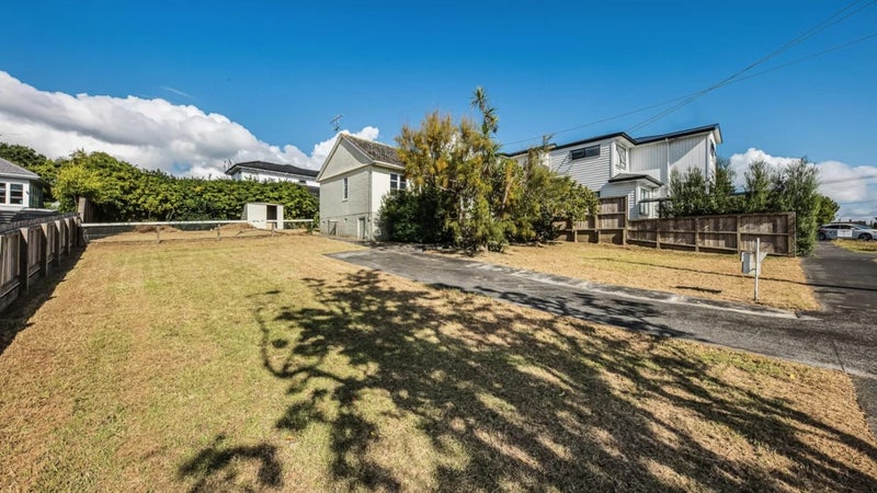 80 Walmer Road, Point Chevalier, Auckland - Carousel 1