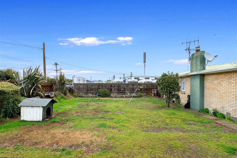 1/6 Pīhanga Street, Taupō - Carousel 2