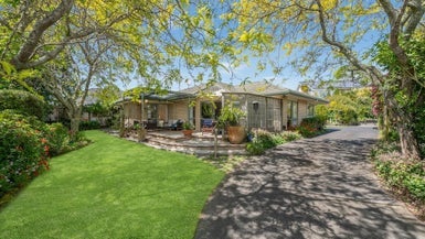 6 Araminta Place, Beachlands, Auckland - Carousel 1