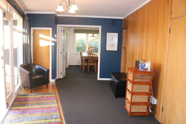 30 Churchill Avenue, Hokowhitu, Palmerston North - Carousel 2