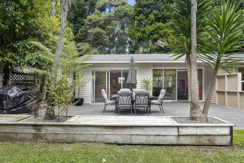 93 Waima Crescent, Titirangi, Auckland - Carousel 1