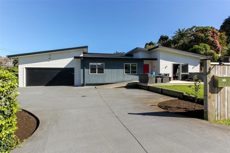 20 Rainsford Street, Moturoa, New Plymouth - Carousel 1