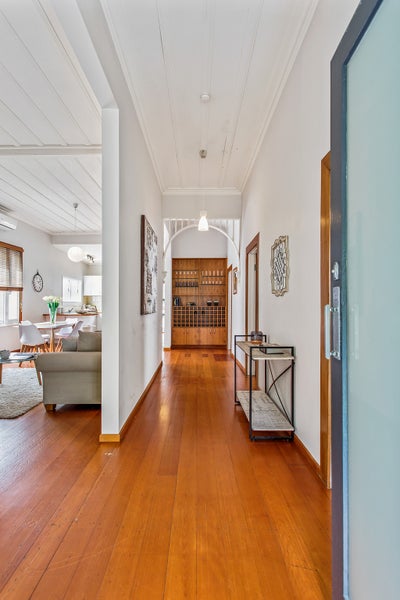4 Castle Street, Grey Lynn, Auckland - Carousel 2