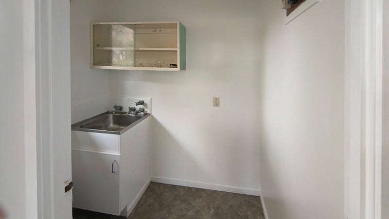 10 Mile Place, Henderson, Auckland - Carousel 15