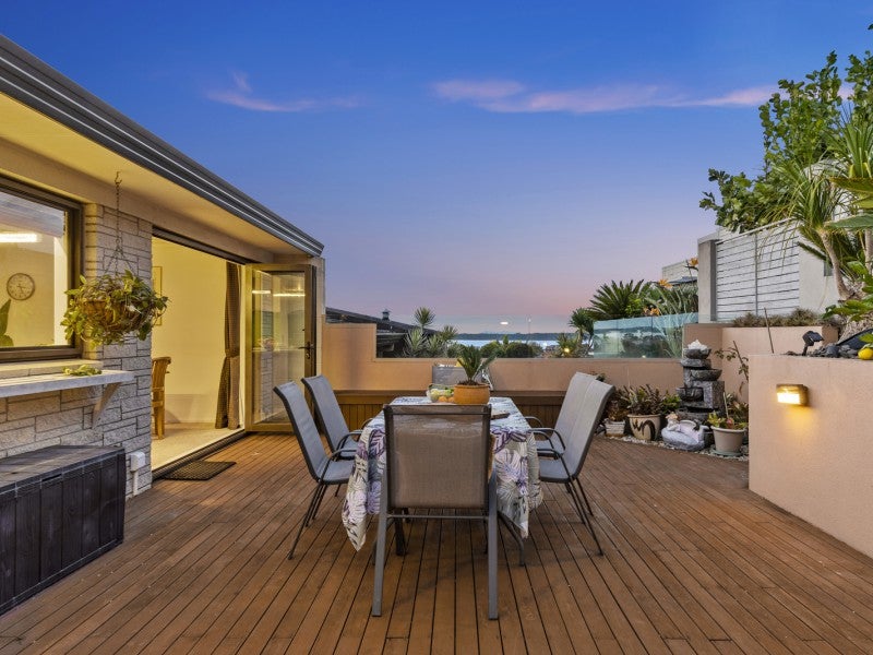 4B Hazel Terrace, Otumoetai, Tauranga - Carousel 1