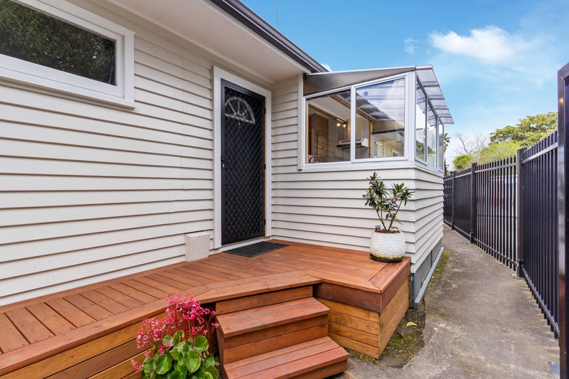 24 Blanes Road, Weymouth, Auckland - Carousel 2