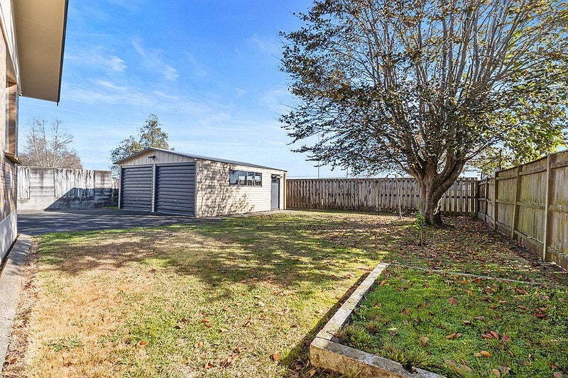 6 Margaret Place, Deanwell, Hamilton - Carousel 12