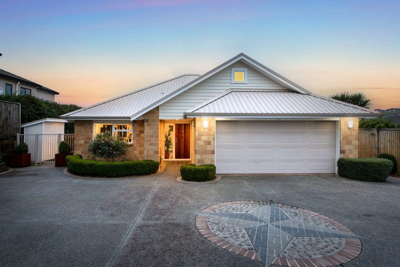 80 Te Puia Drive, Aotea, Porirua - Carousel 1