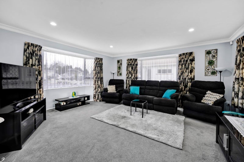 104 Pembroke Road West, Pembroke, Stratford - Carousel 2