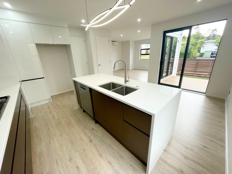 44A Godley Road, Green Bay, Auckland - Carousel 2