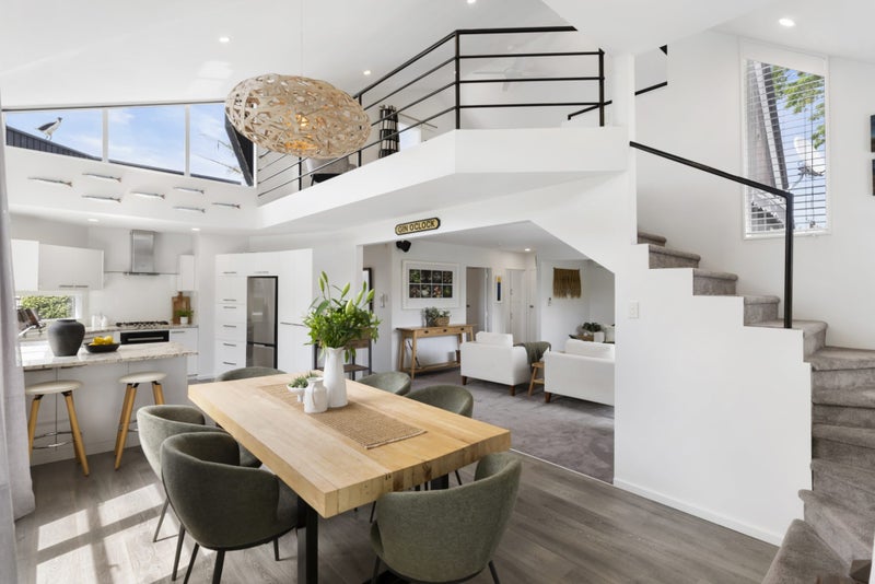 2/6 Castor Bay Road, Castor Bay, Auckland - Carousel 2