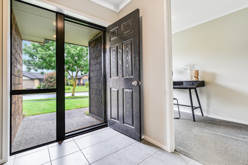 8 Miers Glade, Rototuna North, Hamilton - Carousel 2