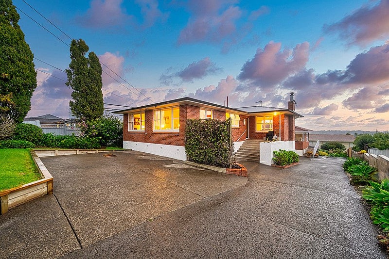 80 Litten Road, Cockle Bay, Auckland - Carousel 1