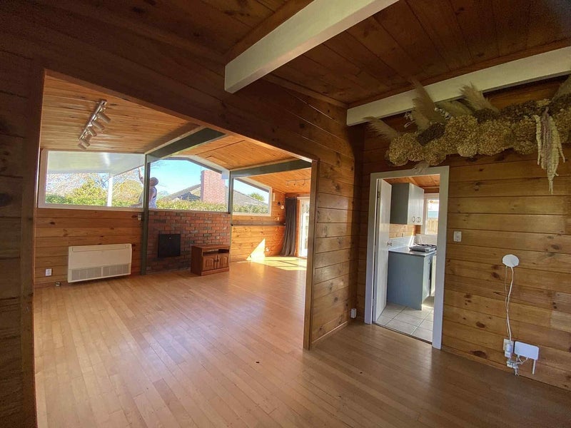 8 Walton Avenue, Waikanae, Waikanae - Carousel 2
