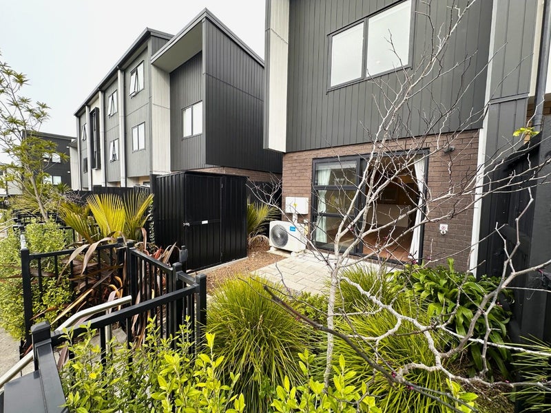 11 Jabuka Street, Glen Eden, Auckland - Carousel 1