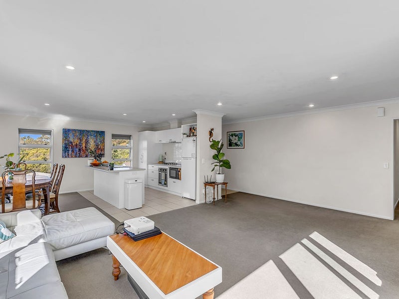 10 Moonraker Place, Whitby, Porirua - Carousel 2