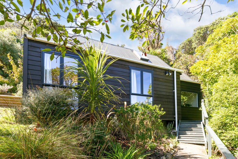 4/8 Elphinstone Avenue, Strathmore Park, Wellington - Carousel 1