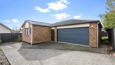 44 Woodbank Drive, Glen Eden, Auckland - Carousel 1