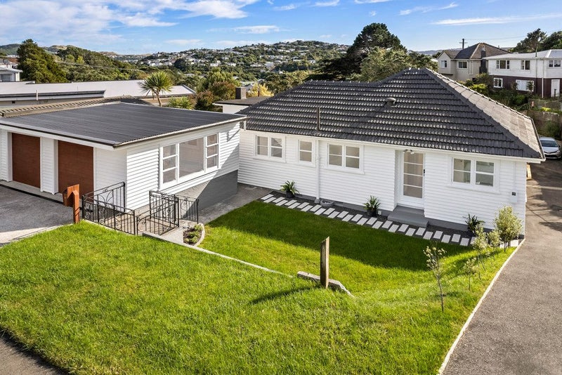 49 Lyndfield Lane, Newlands, Wellington - Carousel 1